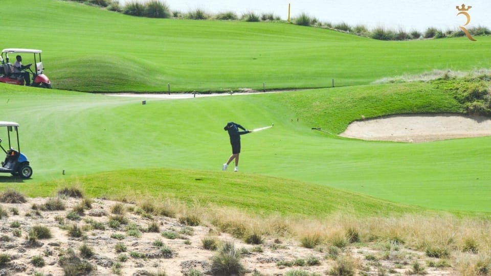 Neighbourhood, Golfcourse