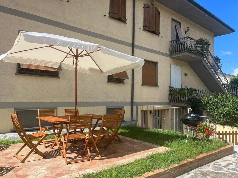 Property building, Patio, BBQ facilities, Garden, Dining area