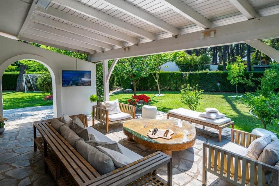 Property building, Living room