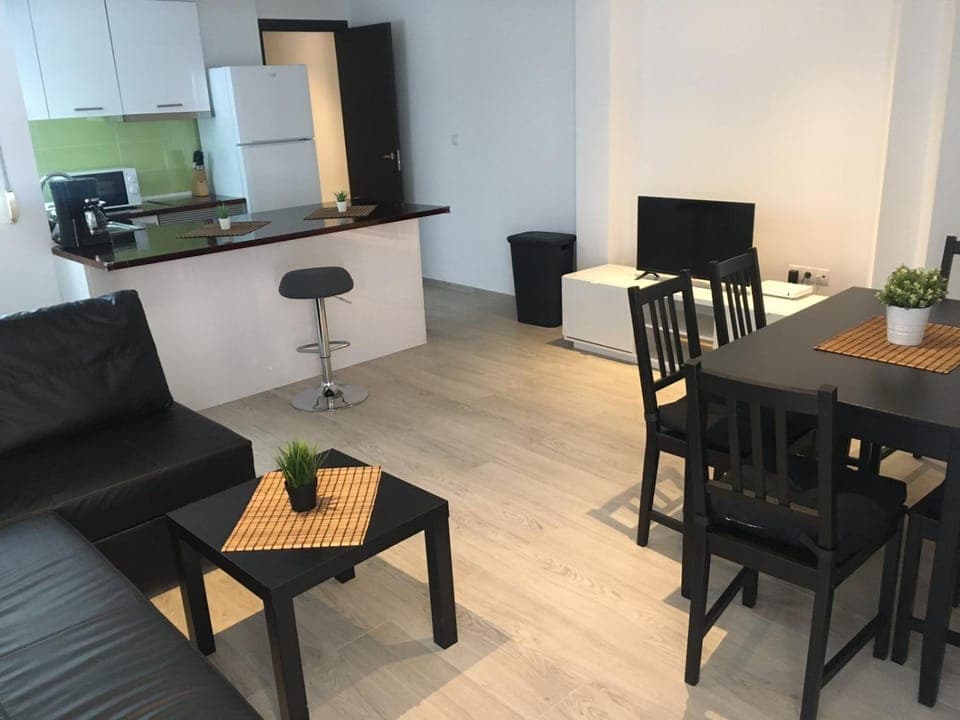 Kitchen or kitchenette, Living room, Seating area, Dining area, minibar, oven