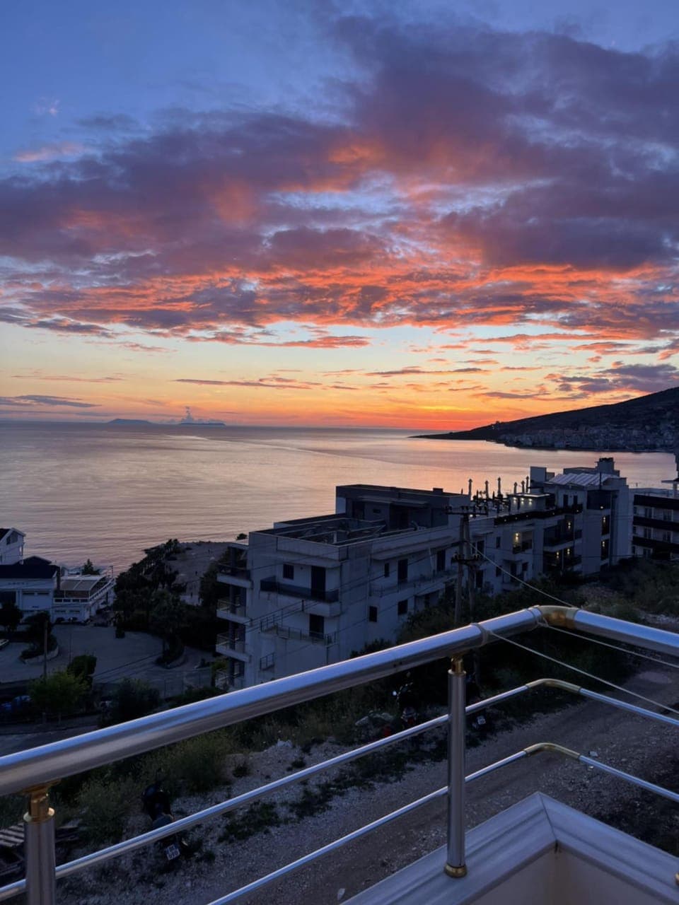Shower, Sea view, Sunset, safe, stove, toaster, towels, kitchen, air conditioner