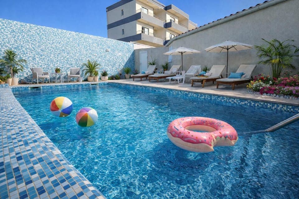 Swimming pool