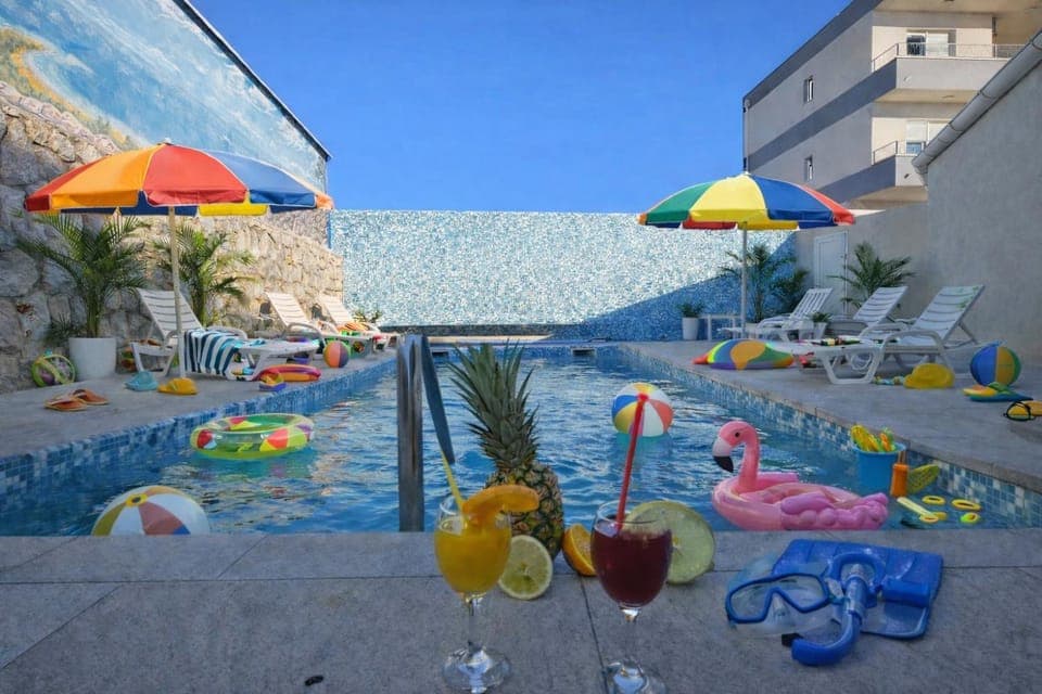Swimming pool