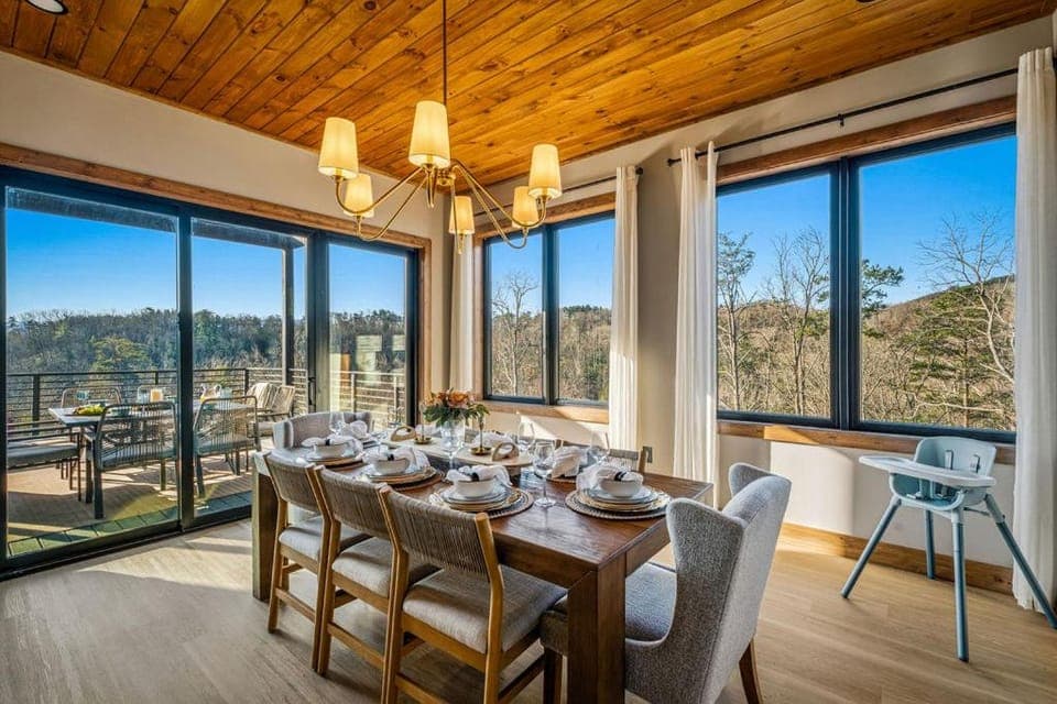 Balcony/Terrace, Dining area, Mountain view, Family