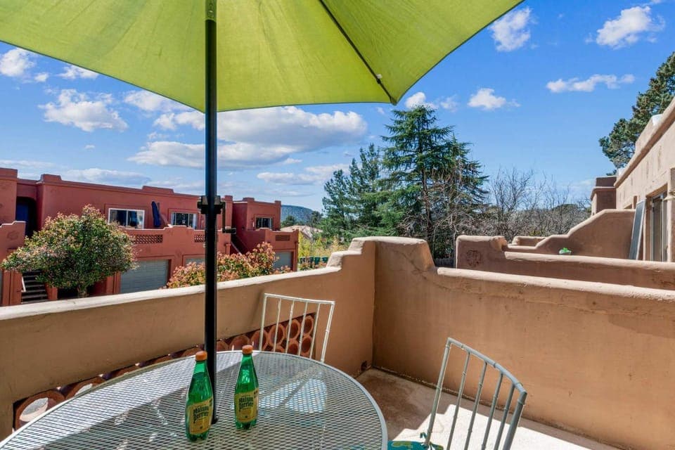 Teal Terrace VOC Gem House in Village of Oak Creek