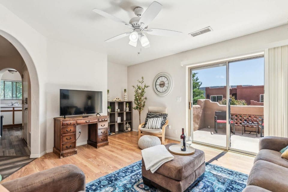 Teal Terrace VOC Gem House in Village of Oak Creek
