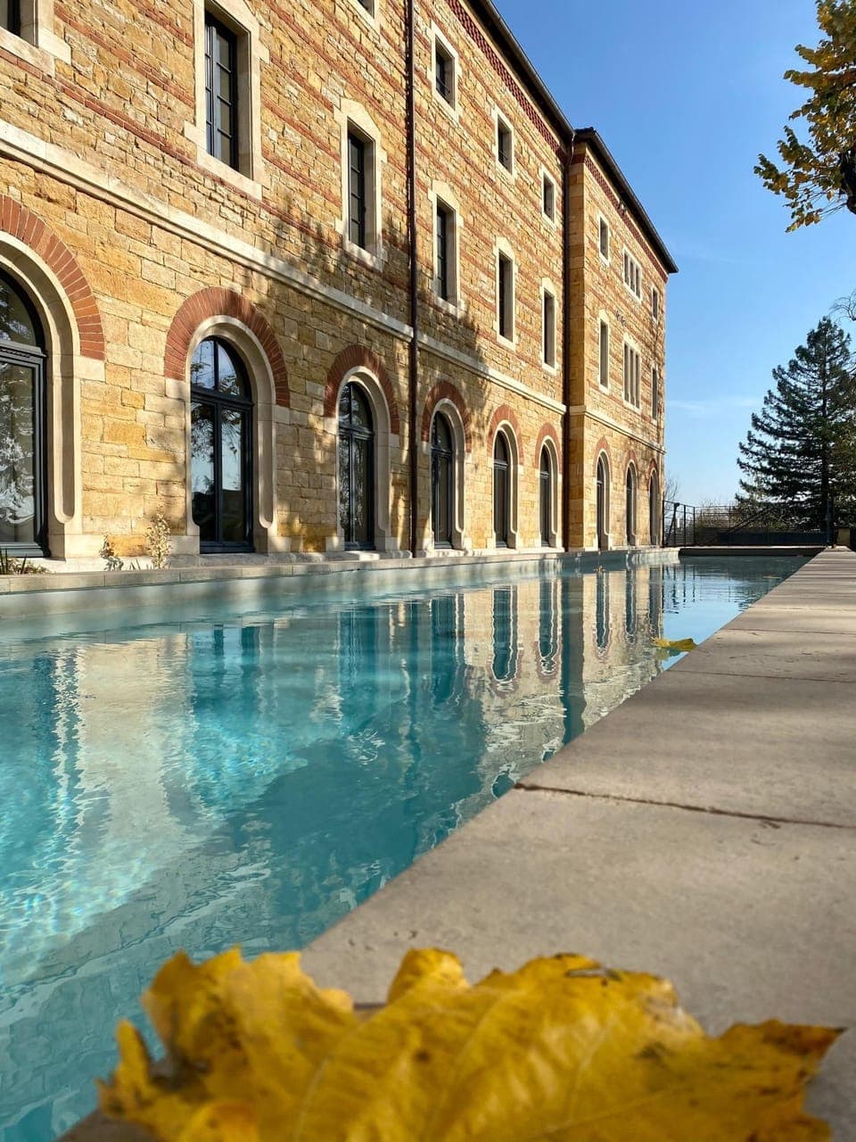 Property building, Pool view, Swimming pool, sunbed