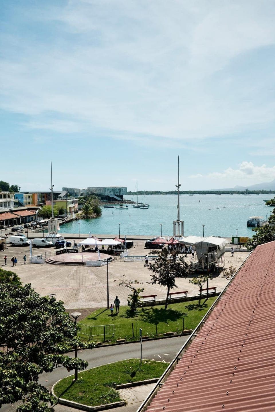 Nearby landmark, Neighbourhood, City view, Sea view, Location