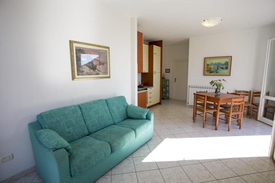 Kitchen or kitchenette, Living room, Dining area