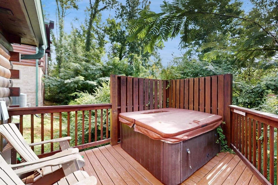 Sparkling Getaway Sleeps 8 Hot Tub Grill Deck House in Pigeon Forge