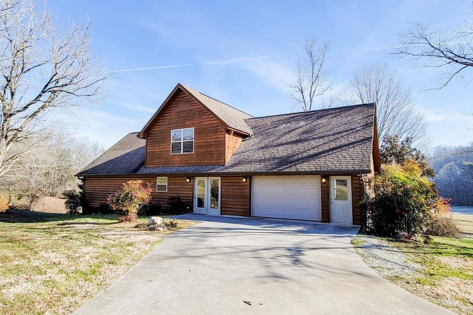 Mountain Home Sleeps 10 Fireplace Foosball Table House in Sevierville