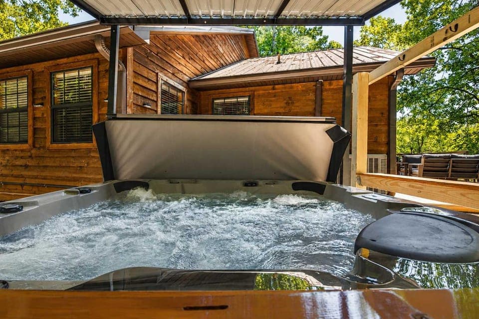 Tranquil Cabin Garage Games Boats Bikes Parking Cabin in Sevierville
