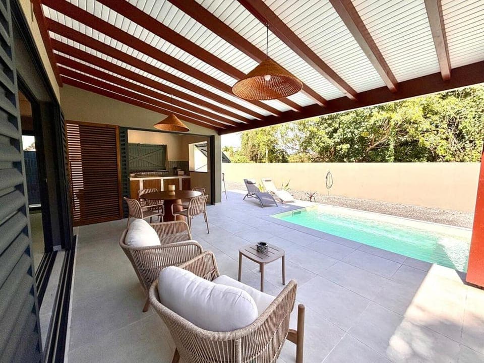 CASA M Peaceful haven with pool House in Les Abymes