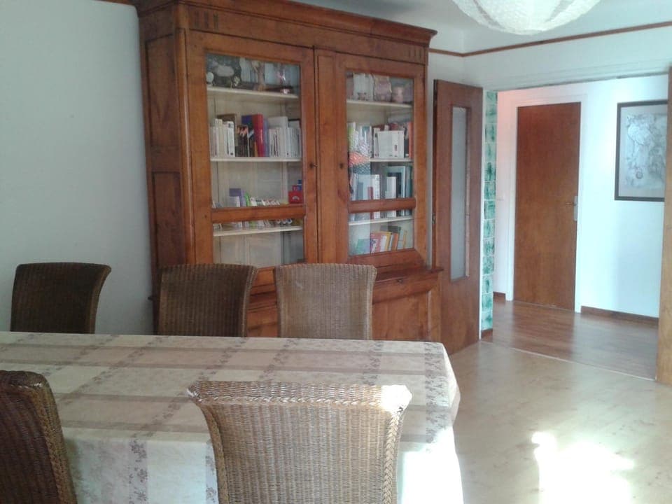 Library, Dining area