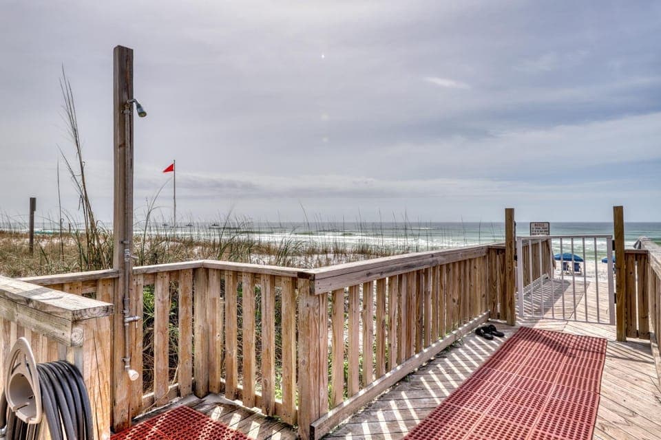 Spacious home with balconies shared pool and beach access House in Okaloosa Island