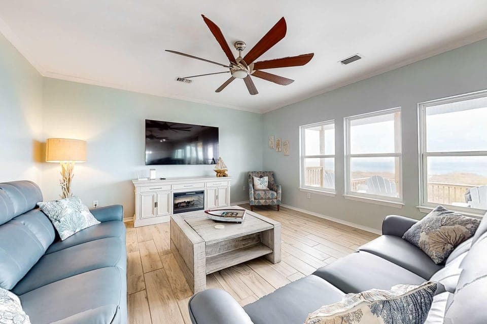 Dog-friendly waterfront home with Gulf views & private beach lagoon access House in Dauphin Island