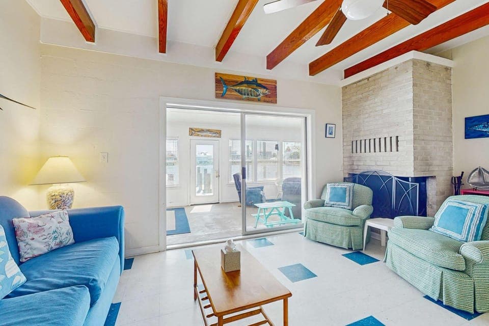 Bayfront home with private dock deck & sleeper porch - dog-friendly House in Dauphin Island