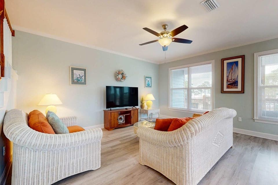 Gulfview duplex with loft full kitchen and washer and dryer House in Dauphin Island