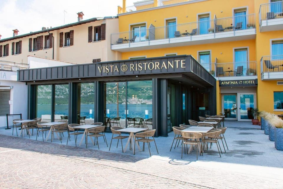 Property building, Restaurant/places to eat, Breakfast