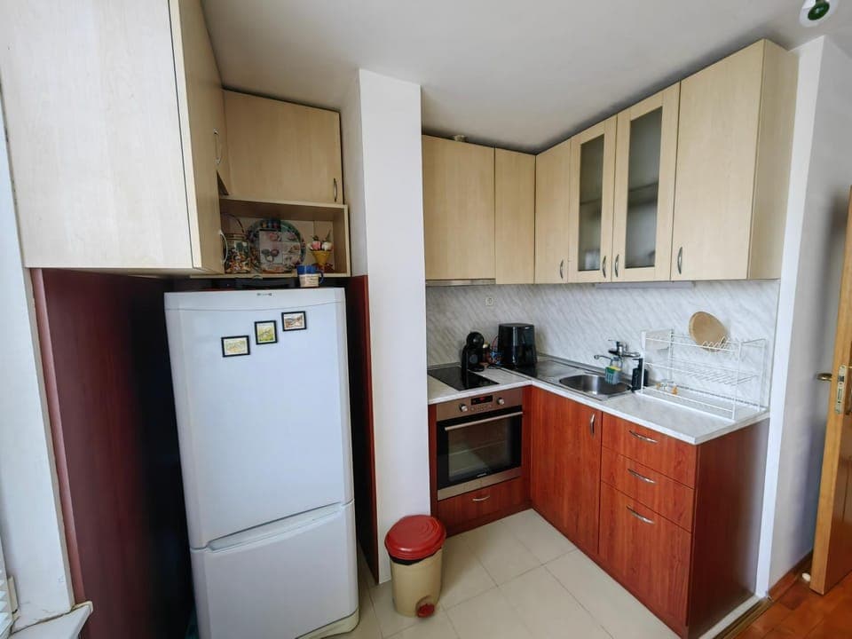 Kitchen or kitchenette, kitchen