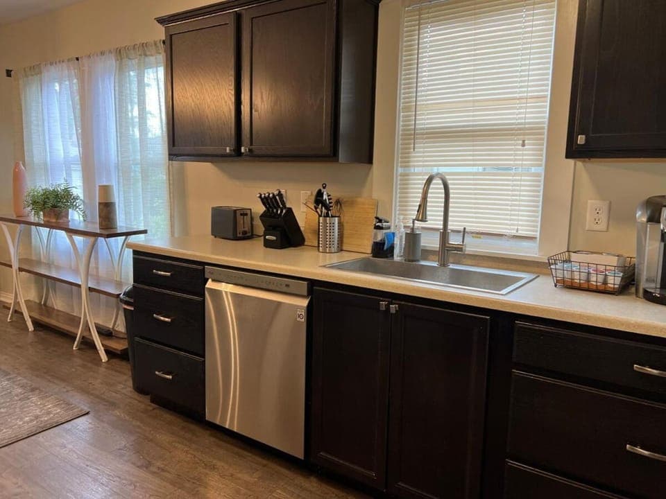 Spacious Five bedroom House close to Notre Dame House in South Bend