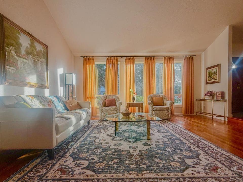 Living room, Seating area