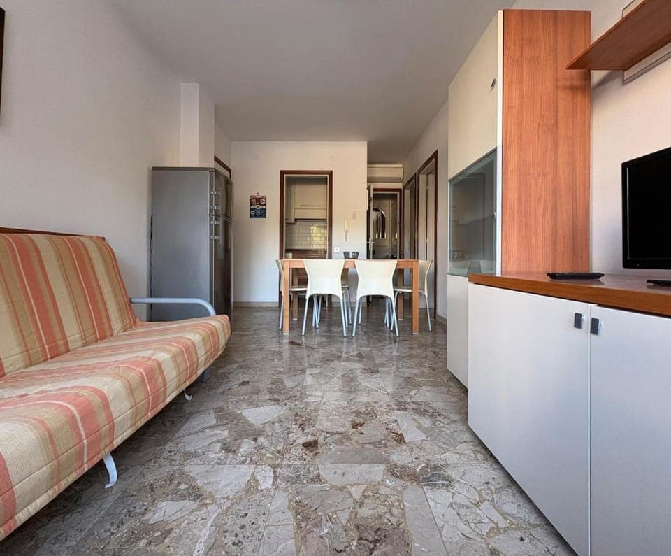 TV and multimedia, Living room, Seating area, Dining area, Evening entertainment, wardrobe