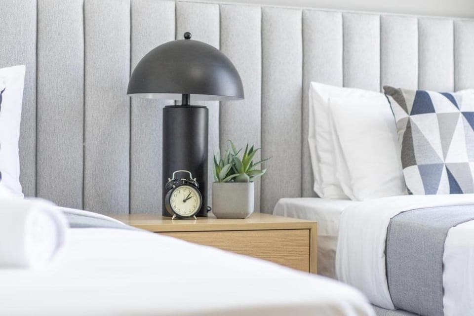 Free housekeeping visits during your stay - StayShort - Spacious 2BR in Dubai Marina Luxury Living Apartment in Dubai