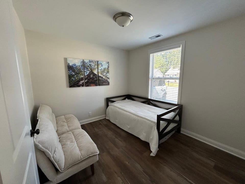Derby City retreat Villa in Jeffersonville
