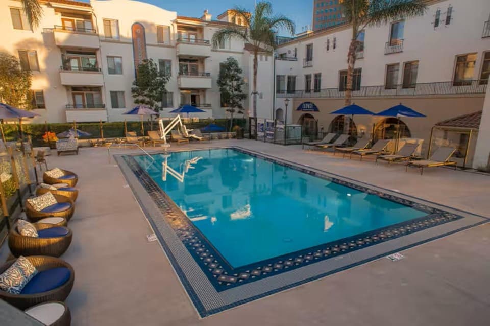 Property building, Swimming pool