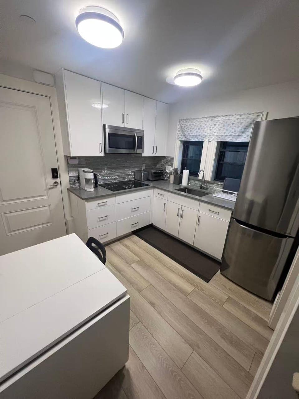 Kitchen or kitchenette, stove