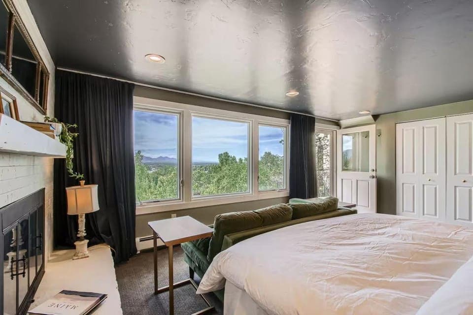 Spacious Suite Mtn Views Peaceful & Private Apartment in Applewood