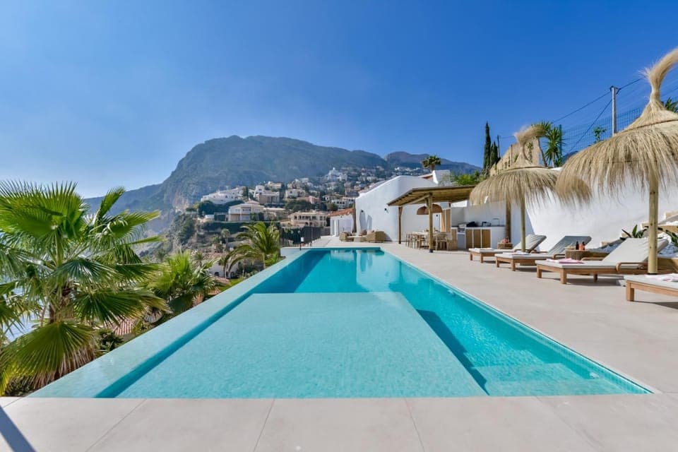 Day, Mountain view, Pool view, Swimming pool, Swimming pool, sunbed