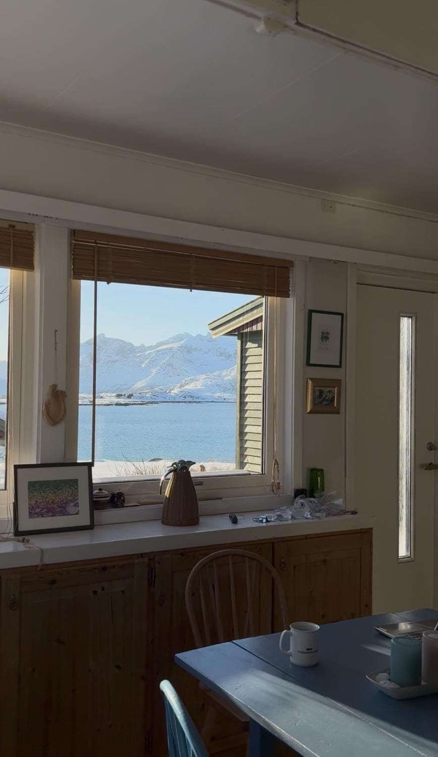 Dining area, Mountain view, Sea view