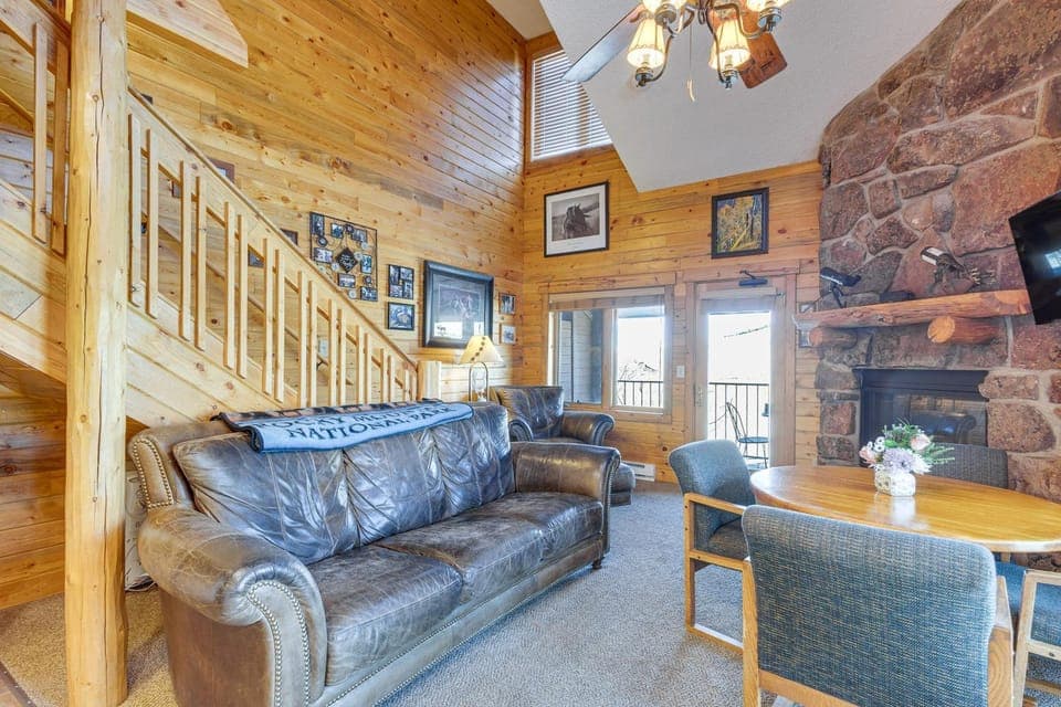 Pool and Hot Tub Access at Top-Floor Granby Getaway! Apartment in Granby