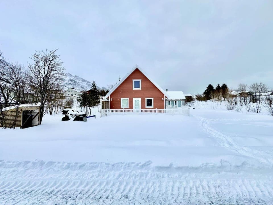 Property building, Natural landscape, Winter