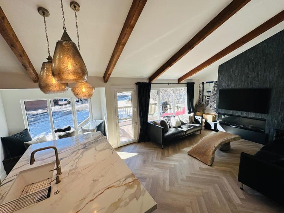 West Vail Gem 3BR 3Bath with Free Shuttle House in Vail