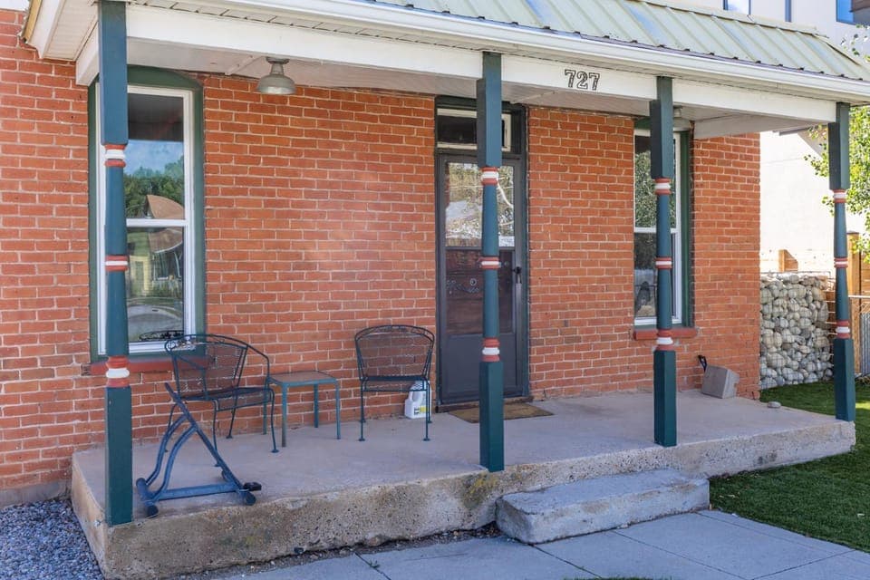 Honan House- Close to it All! Adorable in Town Home! House in Salida