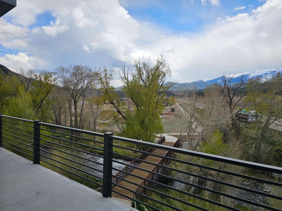 Dog Friendly! The Mayfly Hotel, Unit 1F House in Salida