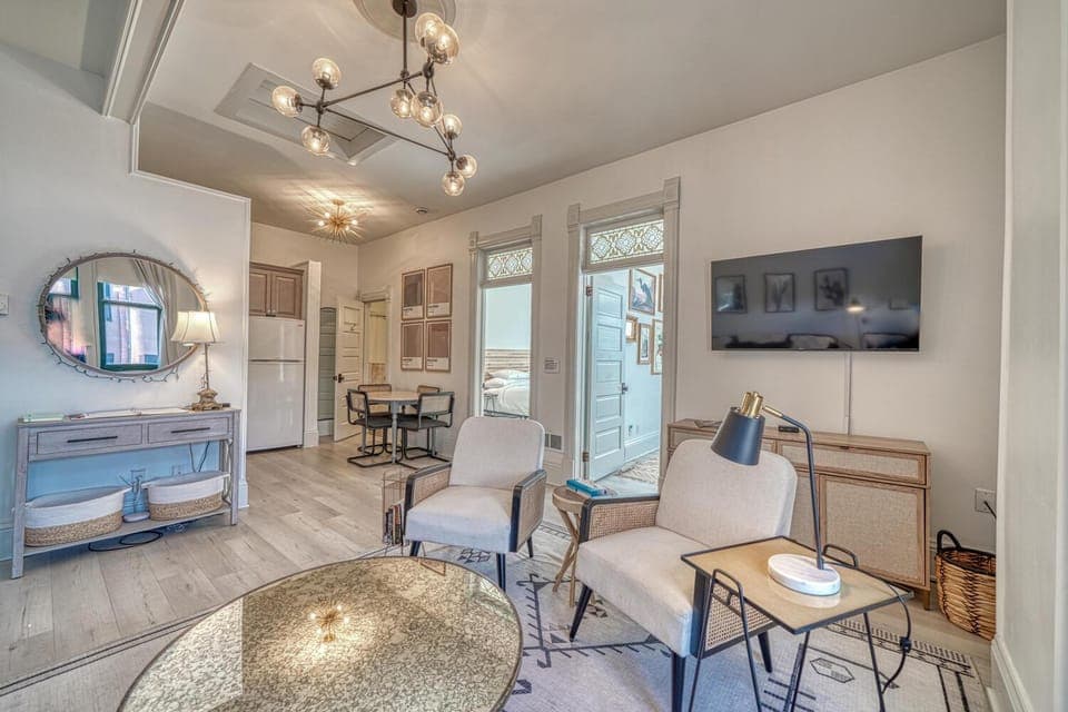 Historic Palace Hotel Suite 305 House in Salida