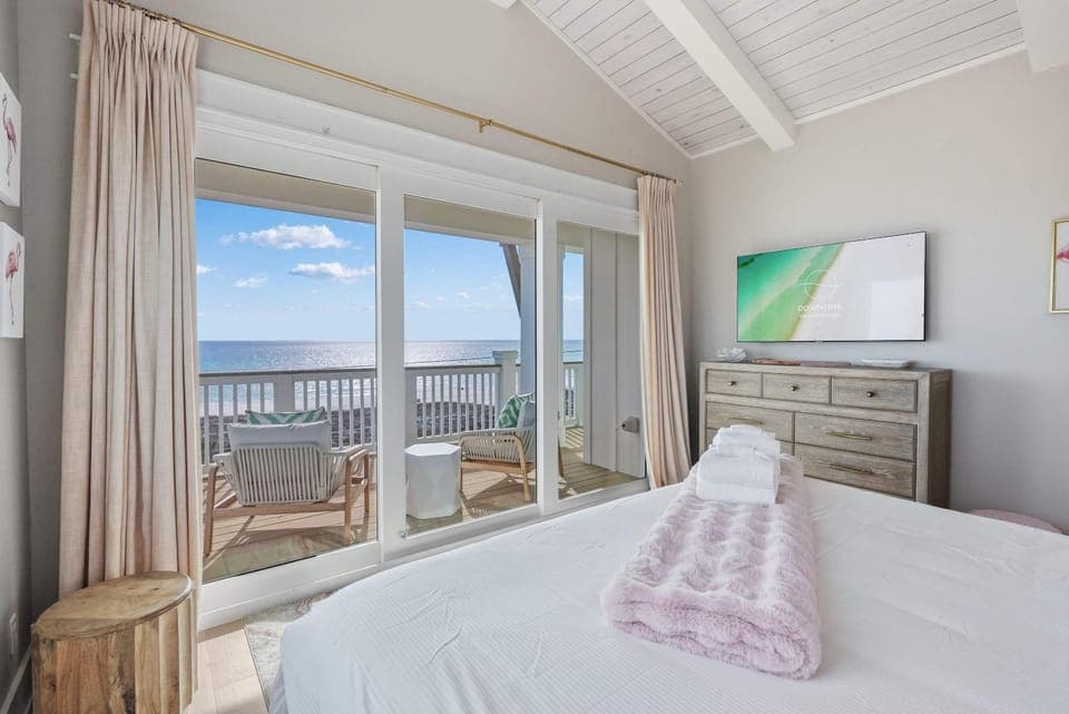 NEW Family LUX Laguna Haven - 6 Seater LSV - Bikes - Beachfront House in Laguna Beach