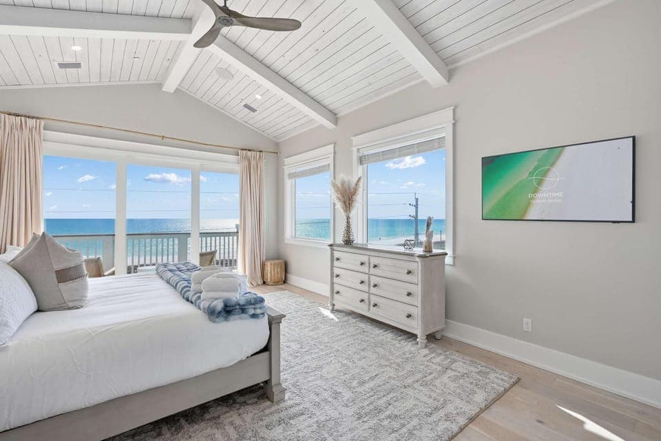 NEW Family LUX Laguna Haven - 6 Seater LSV - Bikes - Beachfront House in Laguna Beach