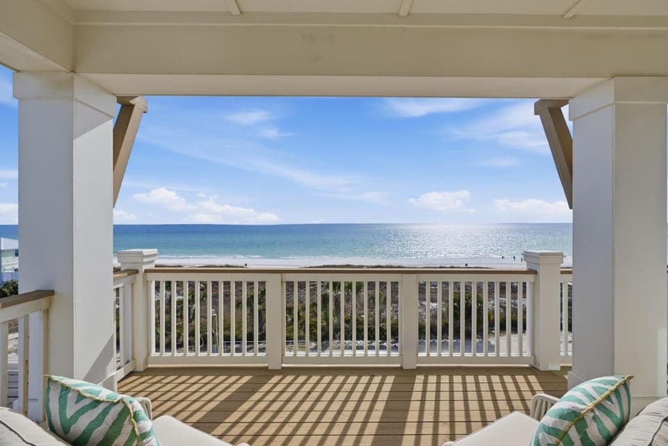NEW Family LUX Laguna Haven - 6 Seater LSV - Bikes - Beachfront House in Laguna Beach