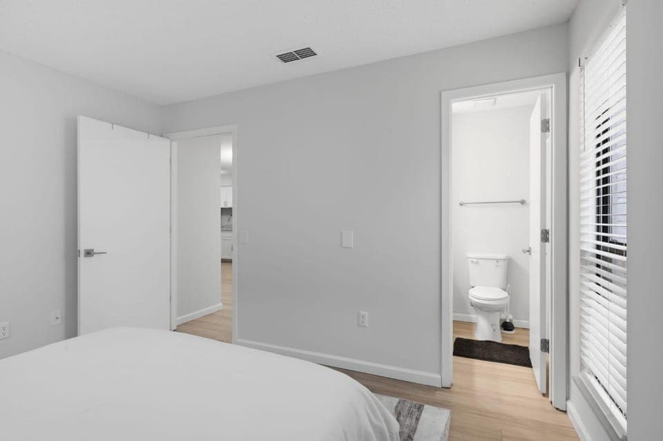 Relaxing 2BR Retreat with Modern Touches Apartment in Jeffersontown