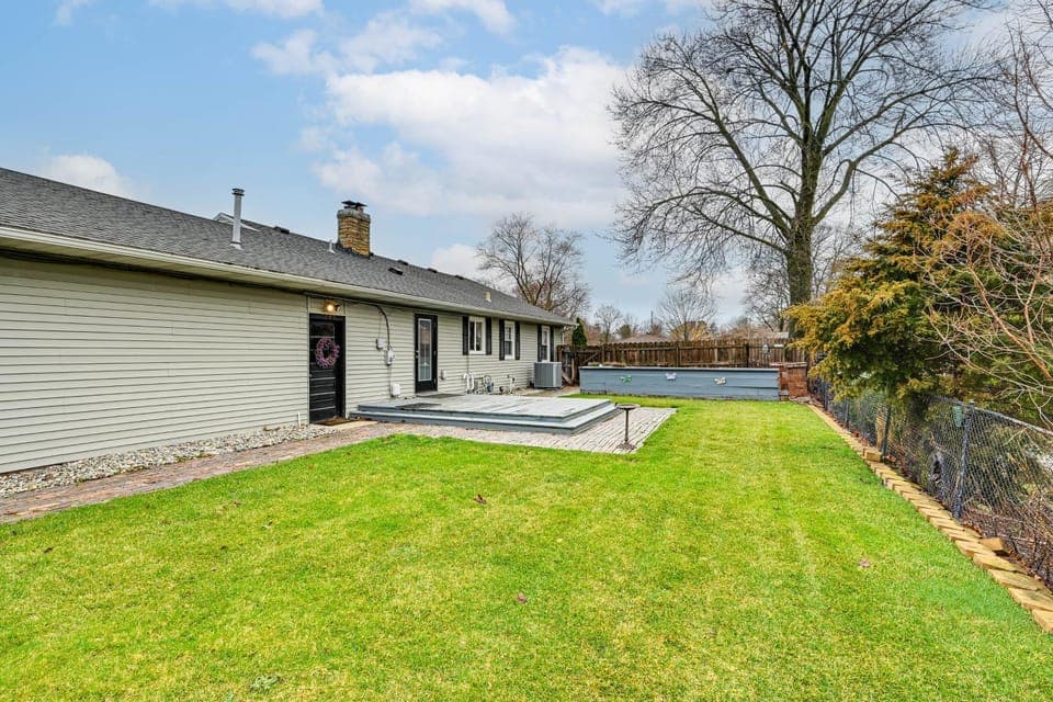 2 MI to Notre Dame: Spacious Game Day Home! House in Mishawaka