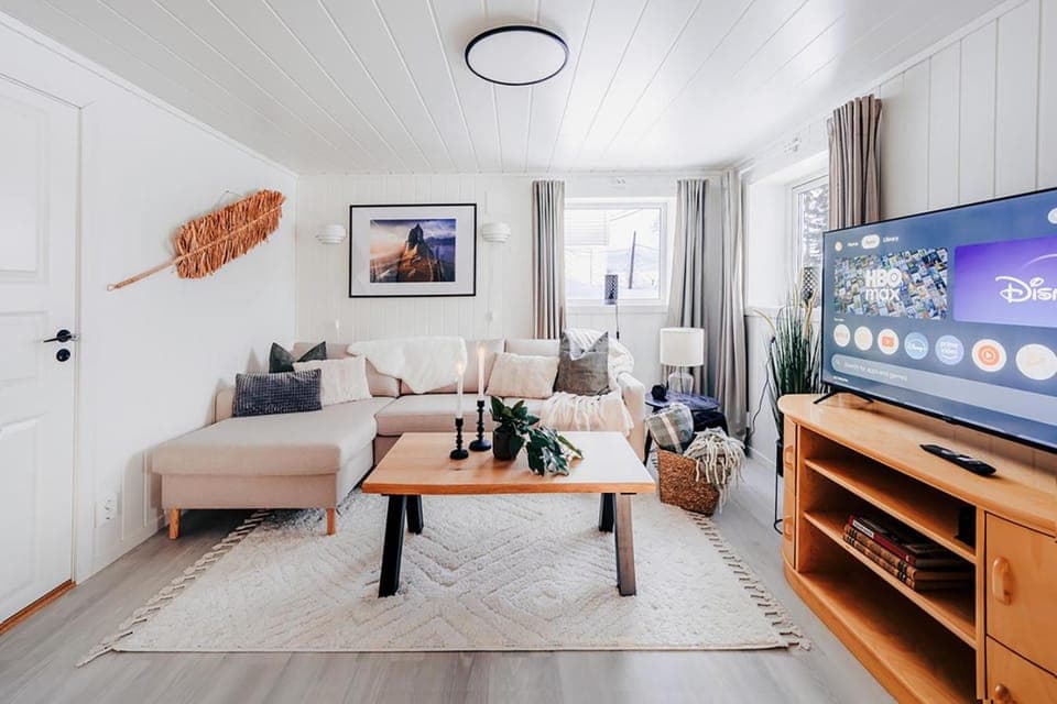 TV and multimedia, Living room, Photo of the whole room, Seating area