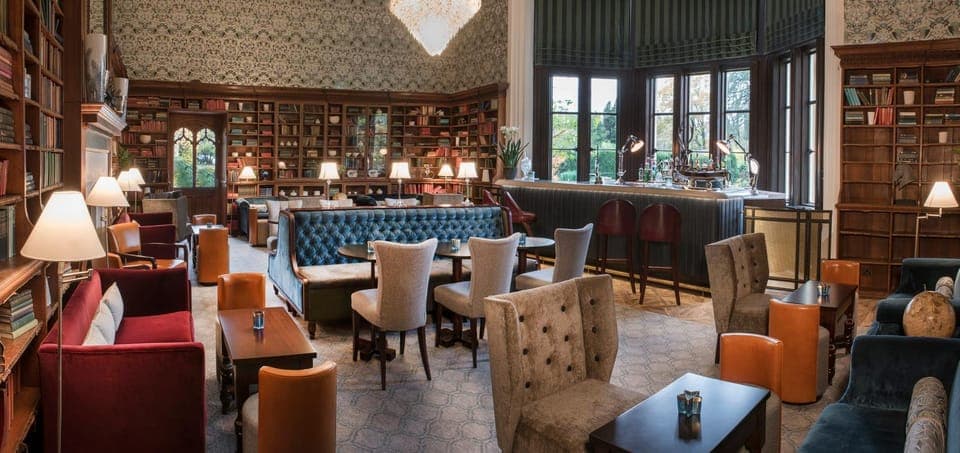 Restaurant/places to eat, Restaurant/places to eat, Library, Breakfast