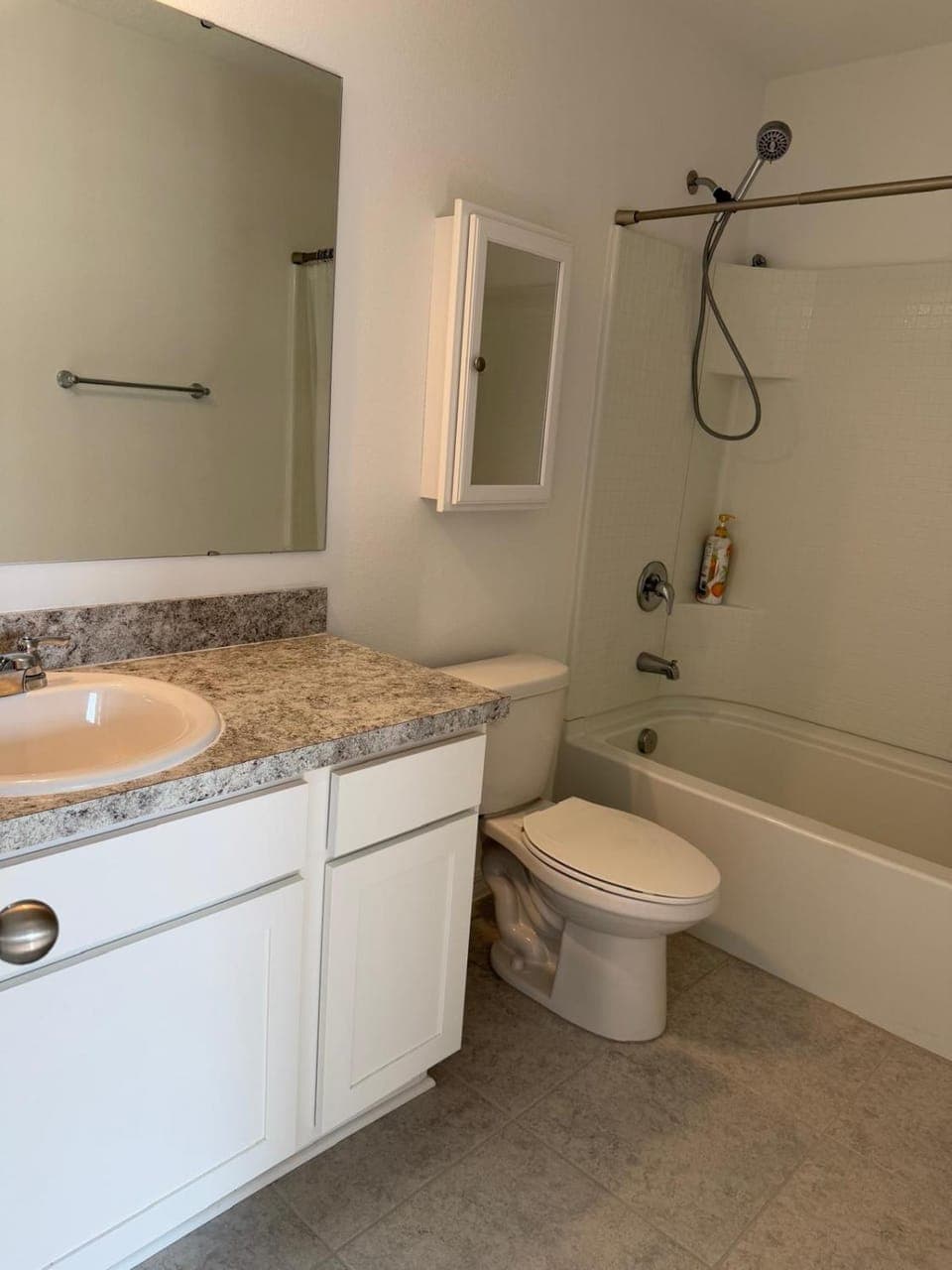 Private Room for Women Vacation rental in Davenport