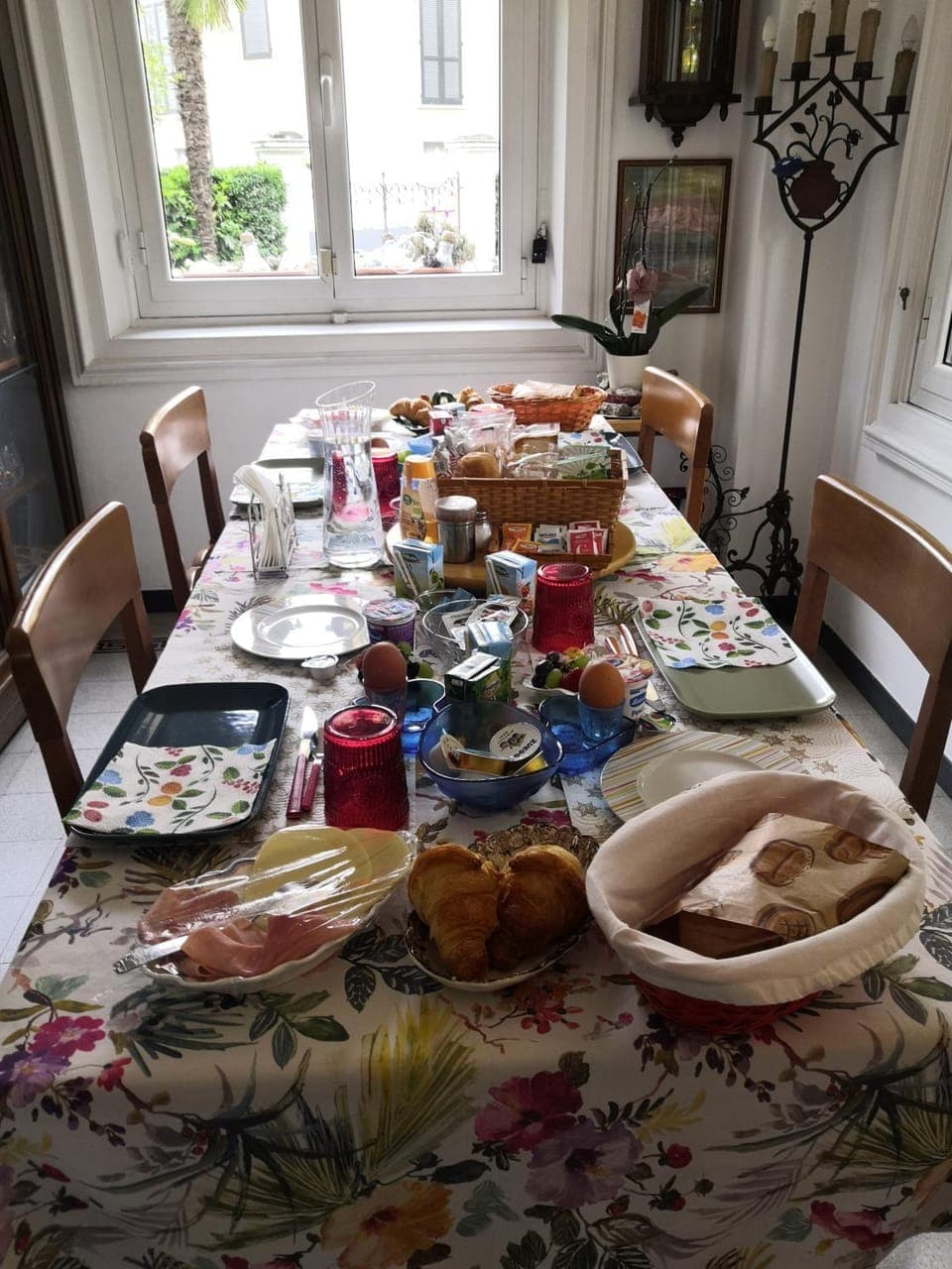 Dining area, Breakfast