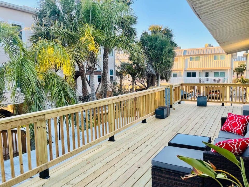 Indian Rocks Beach Cottage Compound House in Indian Rocks Beach